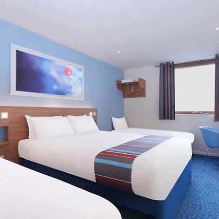 Travelodge Bracknell Central Eksteriør billede