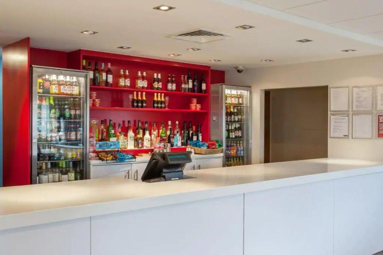 Travelodge Bracknell Central Eksteriør billede