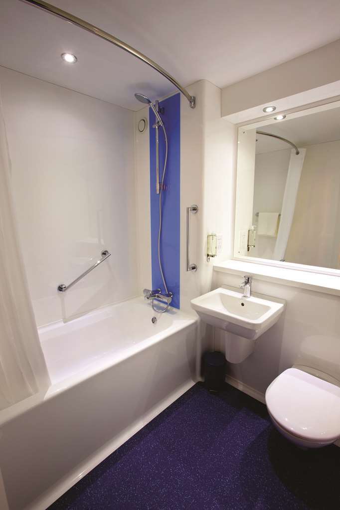 Travelodge Bracknell Central Værelse billede